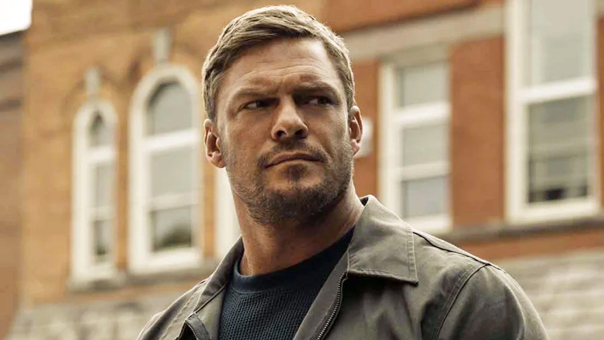 Alan Ritchson's New Netflix Movie Is The Closest Thing To A Reacher ...