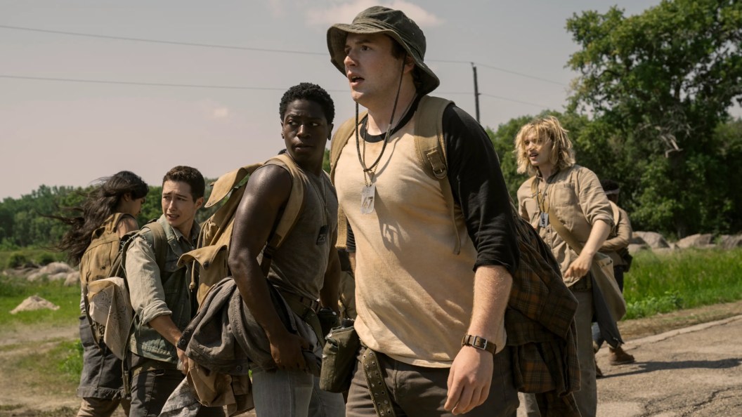 David Jonsson and Cooper Hoffman in The Long Walk