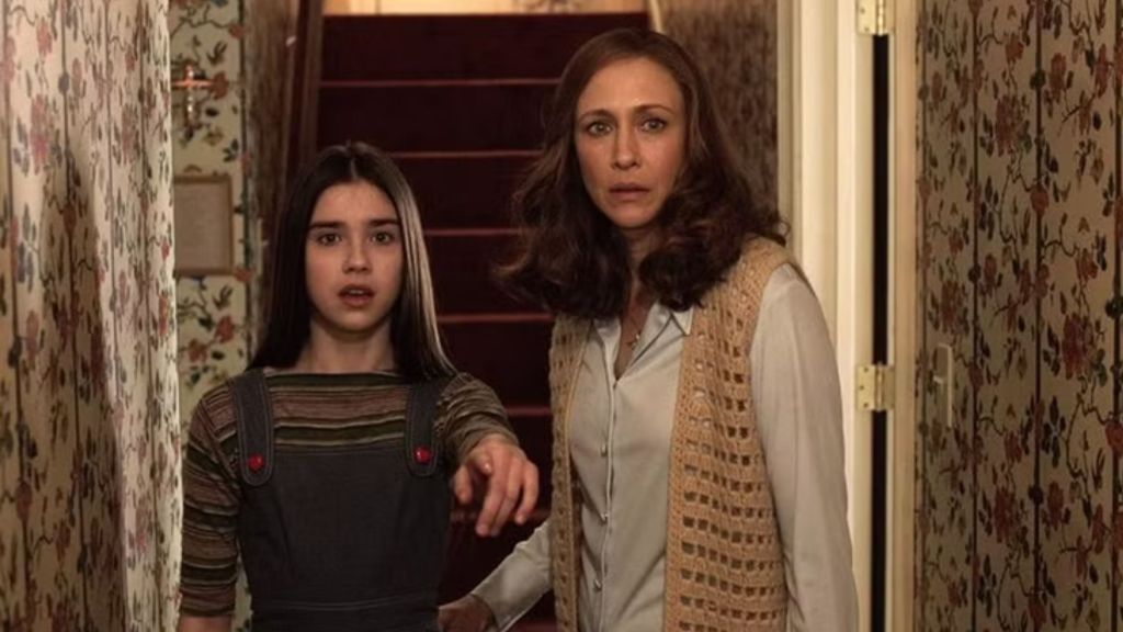 Judy and Lorraine in The Conjuring 2.