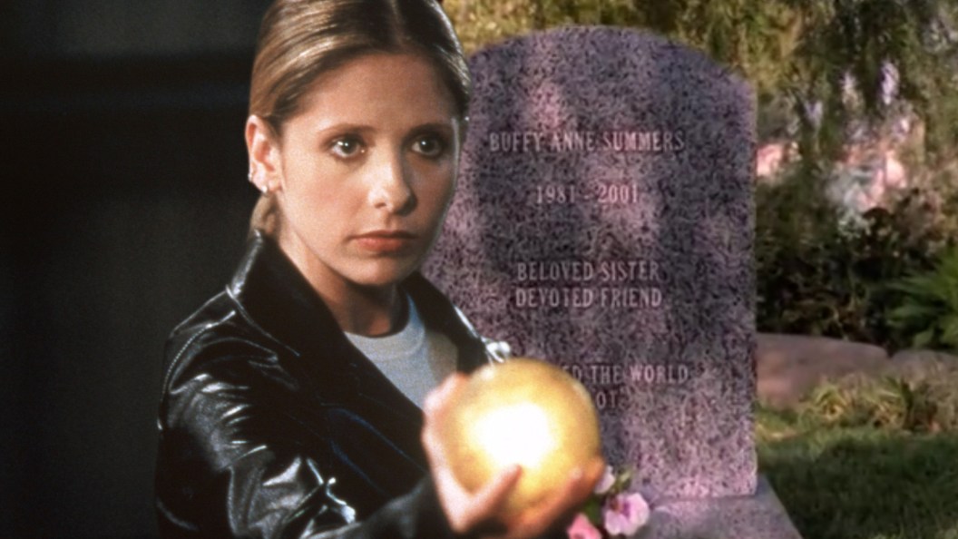Sarah Michelle Gellar in Buffy the Vampire Slayer, alongside Buffy's gravestone
