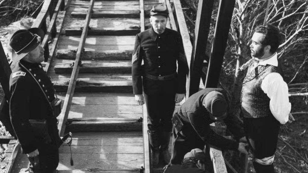 A Confederate solider is hanged on The Twilight Zone Occurrence at Owl Creek Bridge