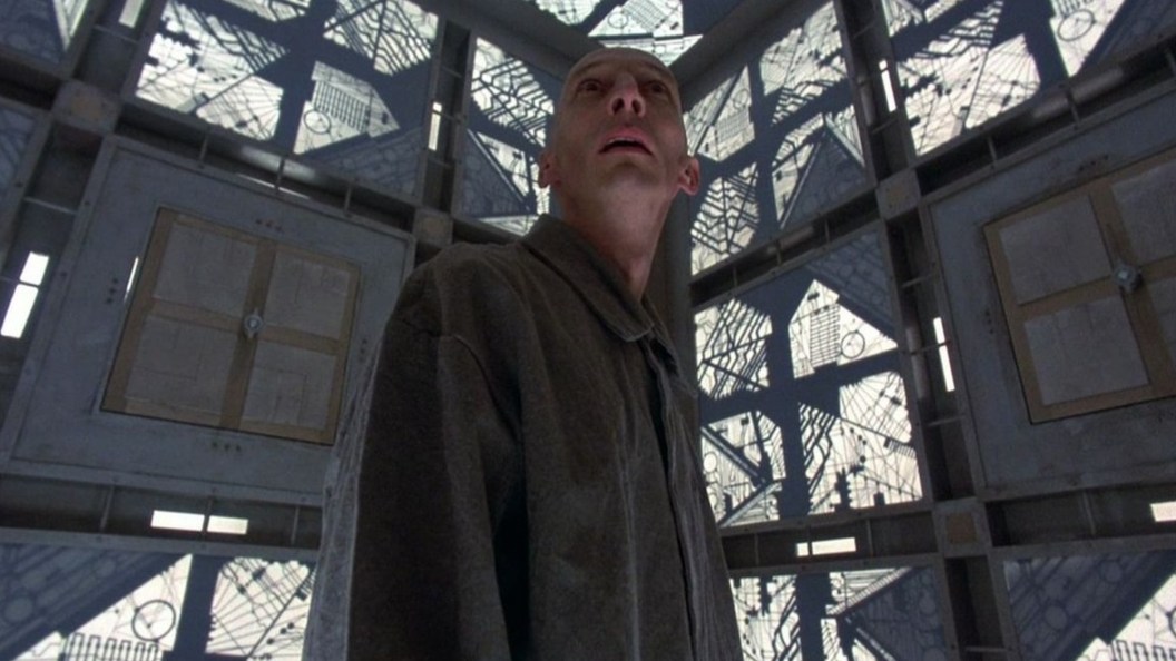 A man looking perplexed in Cube (1997)