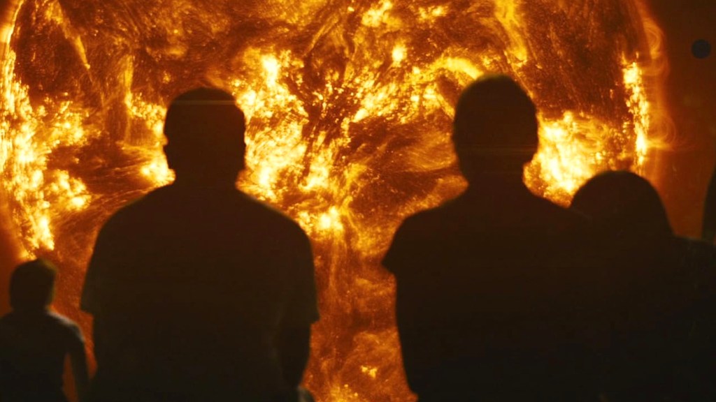 People watching the Sun in Sunshine