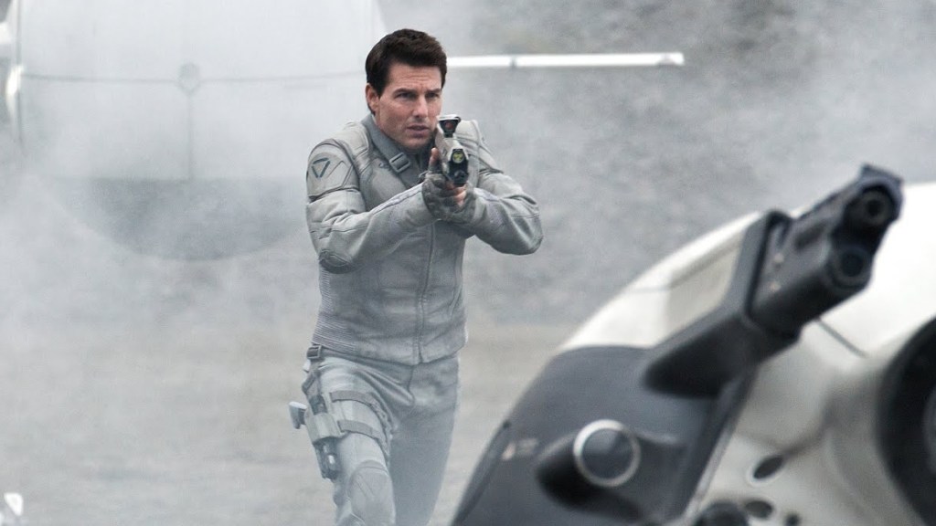 Tom Cruise in Oblivion (2013)