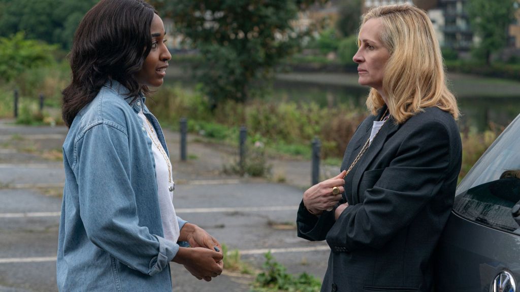 Julia Roberts as Alma Imhoff talking to Ayo Edebiri as Maggie in After the Hunt