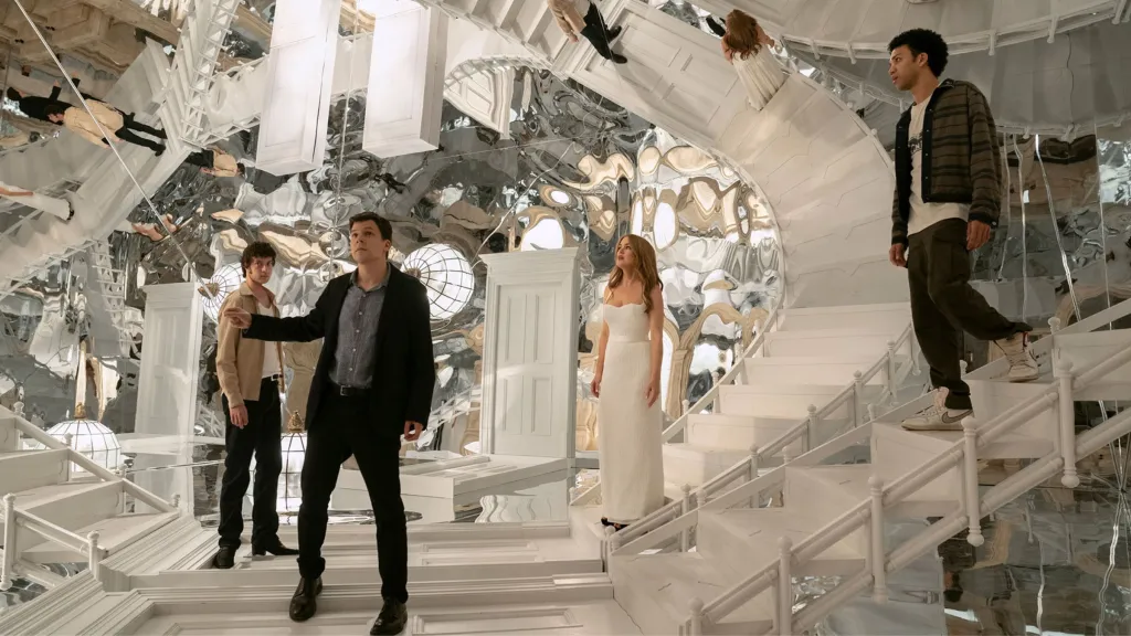 The warped room in Now You See Me Now You Don't