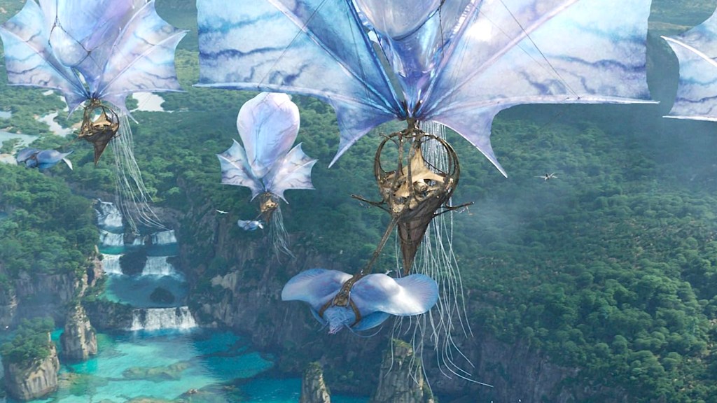 Medusae flying in Avatar: Fire and Ash