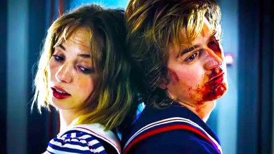Robin and Steve tied together in Stranger Things