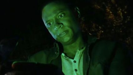Diggle opening the Green Lantern box.