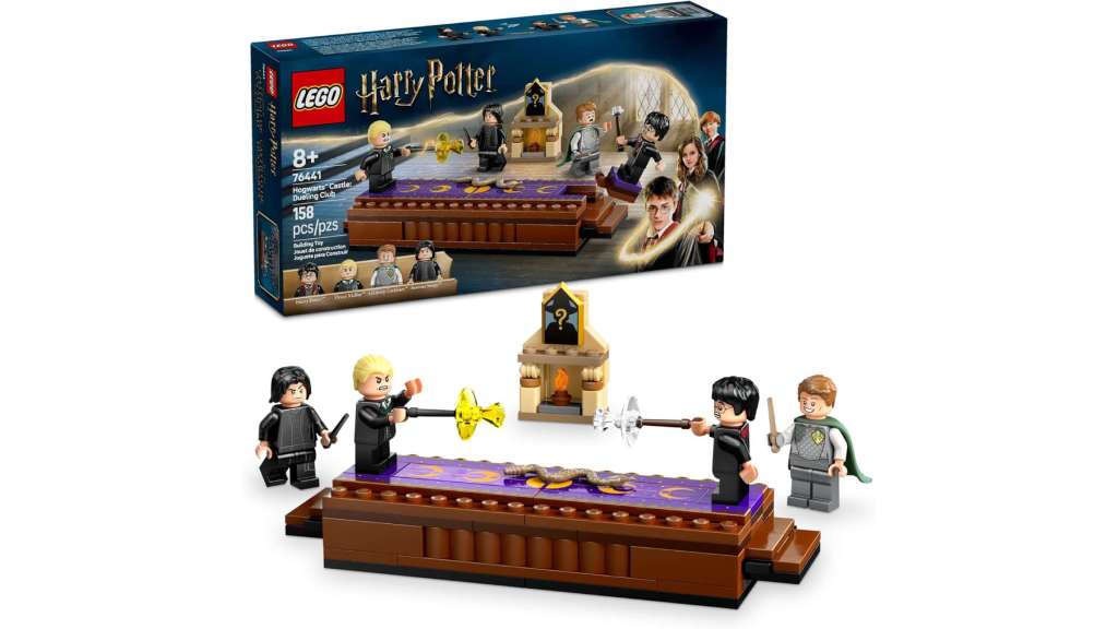 Hogwarts Castle Dueling Club LEGO set