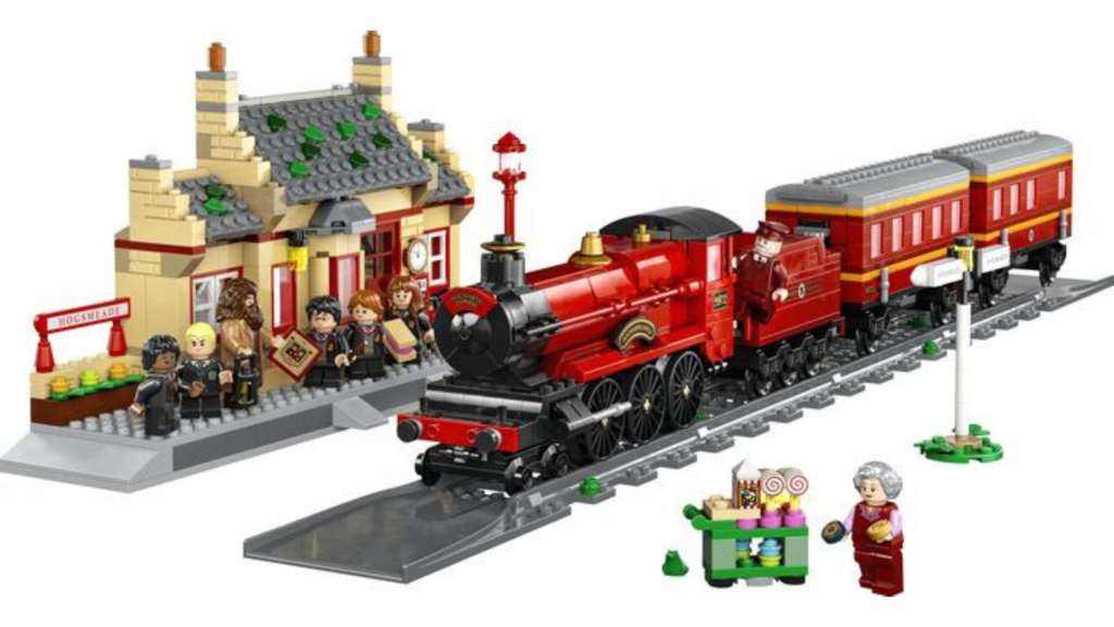 Hogwarts Express & Hogsmeade Station LEGO set