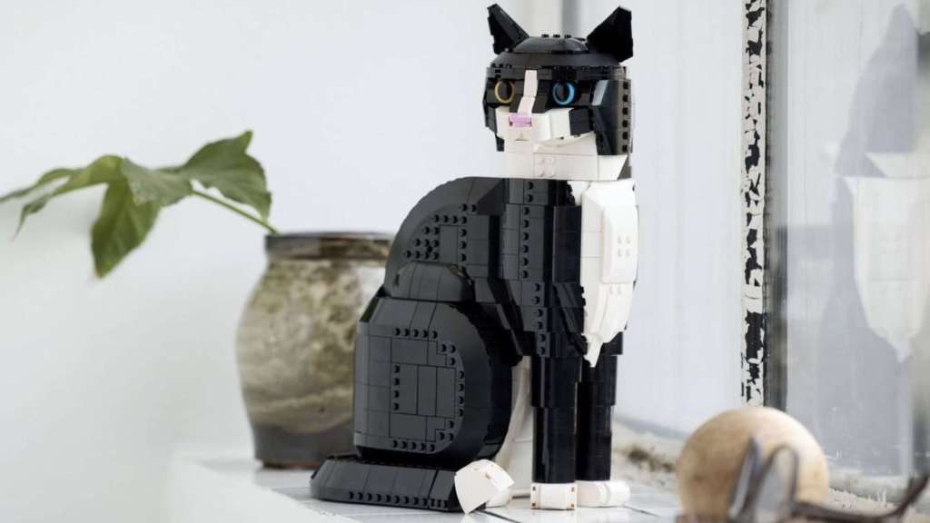 LEGO Tuxedo Cat