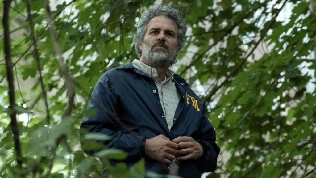 Mark Ruffalo as Tom Brandis wearing an FBI jacket in Task