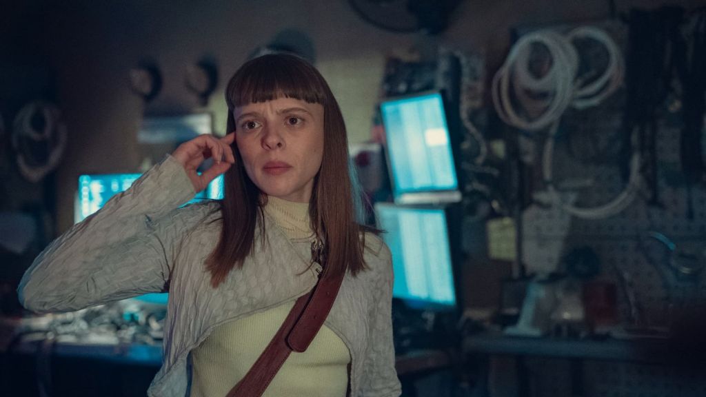 Shira Haas in Netflix's Bodies