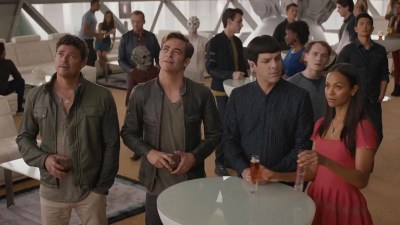 Star Trek Beyond cast standing together
