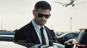 Chris Hemsworth & Mark Ruffalo’s New Crime Thriller Ties Their Biggest MCU Hit on Rotten Tomatoes