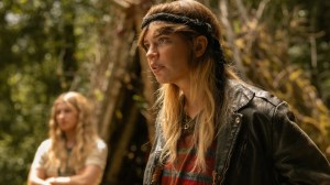 8 Biggest Theories for Yellowjackets Season 4 & How the Show Will End