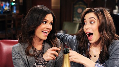 Rachel Bilson and Cristin Milioti in How I Met Your Mother