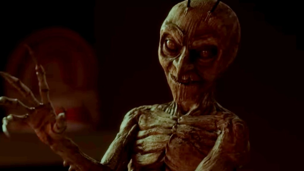 The Cricket (Robert Englund) in Pinocchio Unstrung