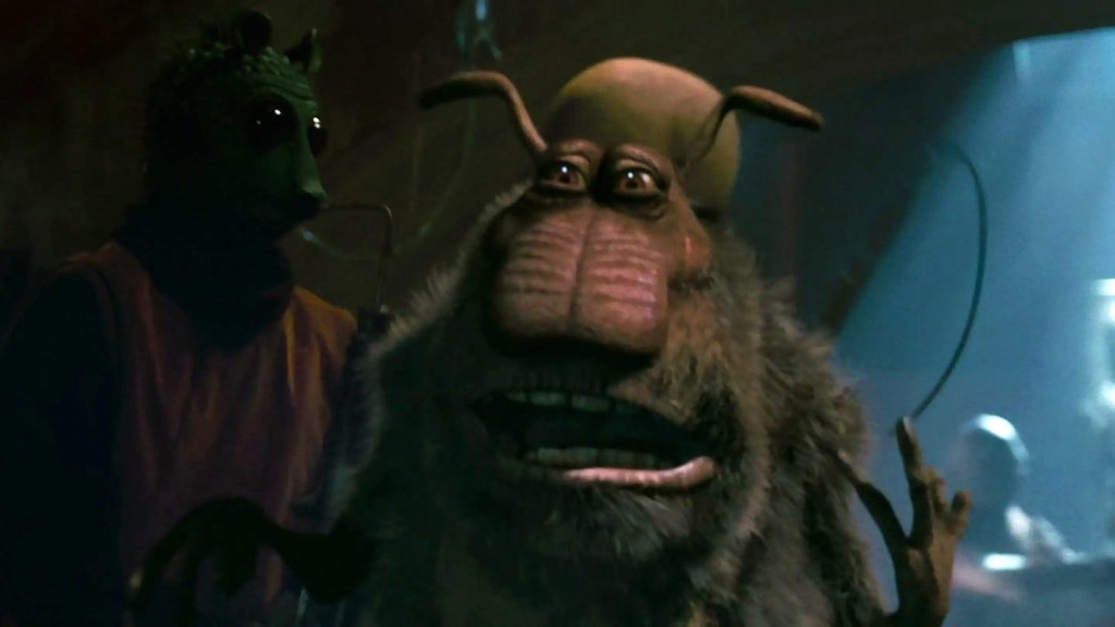 Yuzzum singing in Jabba's palace