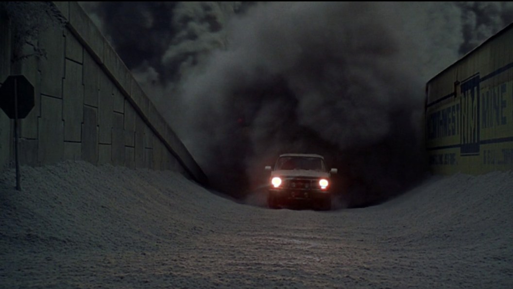 A ‘90s Disaster Thriller Everyone’s Forgotten About Just Returned To Streaming on Peacock