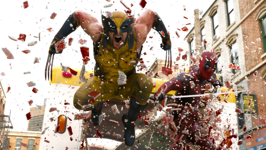 Wolverine e Deadpool após lutarem contra o Corpo de Deadpool em Deadpool & Wolverine (2024)