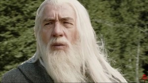 Gandalf vs. Dumbledore Fight Winner Answered by Lord of the Rings’ Ian McKellen (& He’s Absolutely Right)
