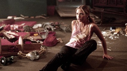 Sarah Michelle Gellar looking shocked in Buffy the Vampire Slayer
