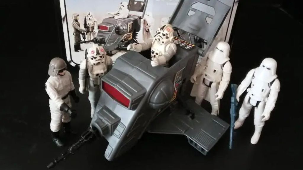 Star Wars INT-4 Interceptor toy