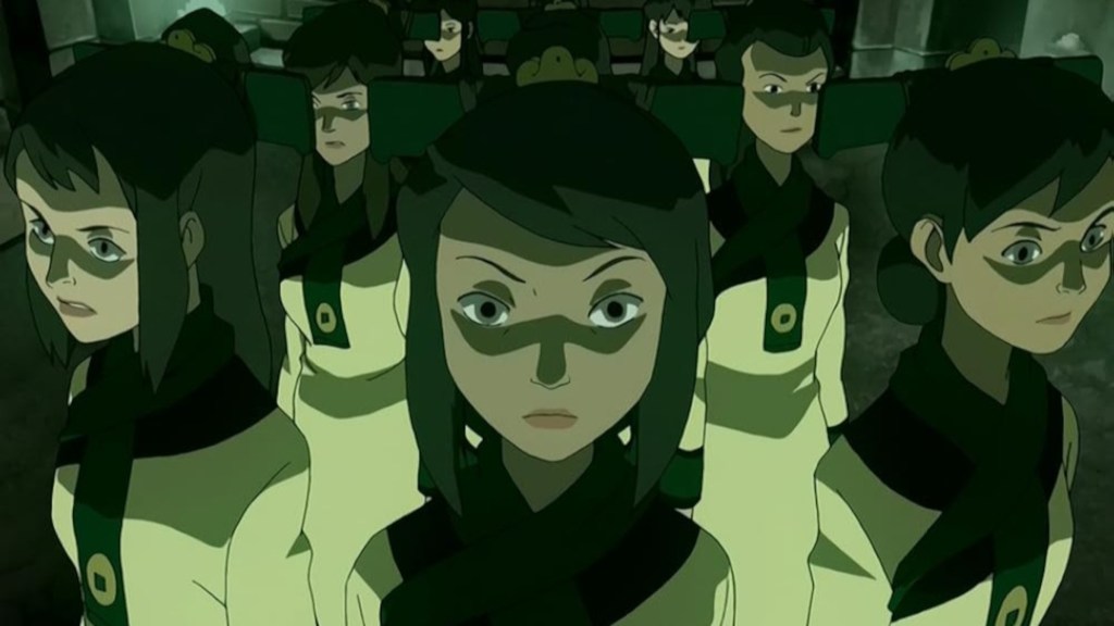 Brainwashed people in Avatar: The Last Airbender Season 2's "Lake Laogai"