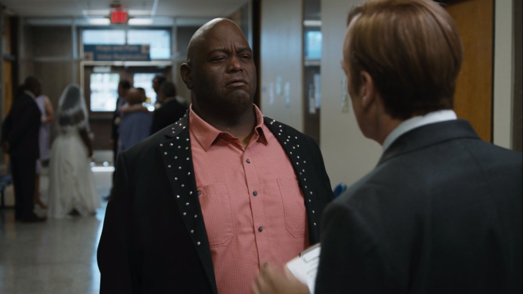Huell Babineaux talking to Saul Goodman