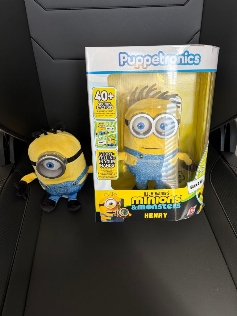 Minions Palm Puppetronics James and Henry