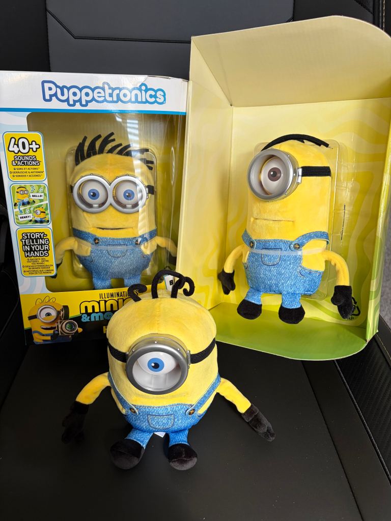 Minions Palm Puppetronics in Box