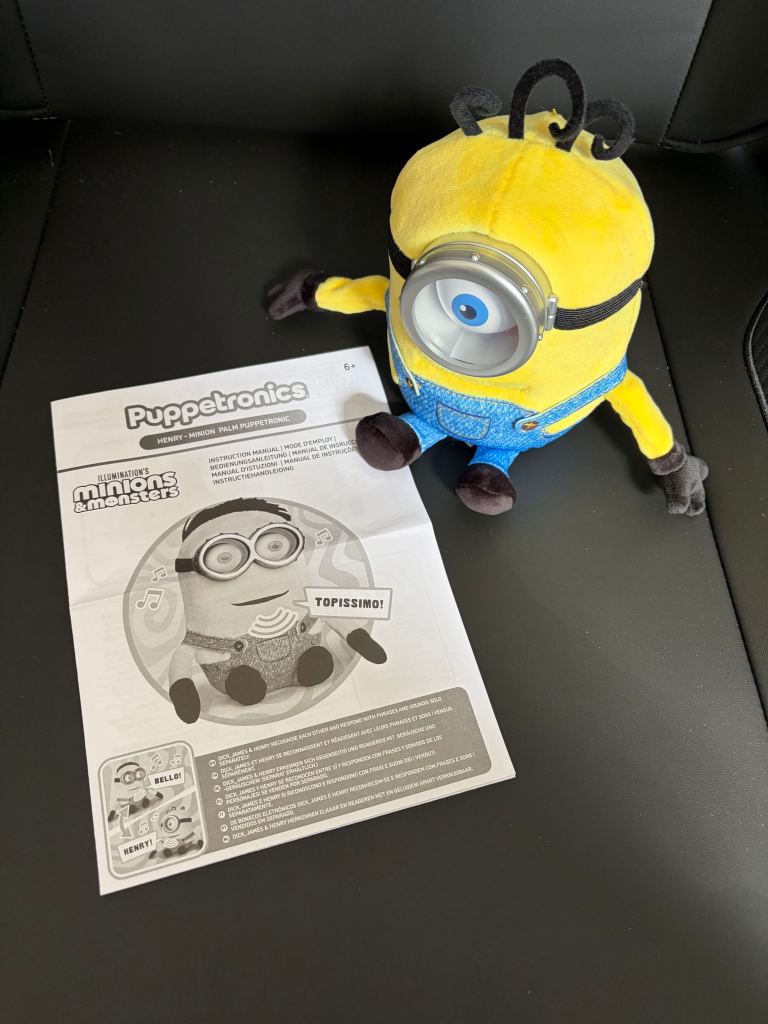 Minions Palm Puppetronics James with Instructions