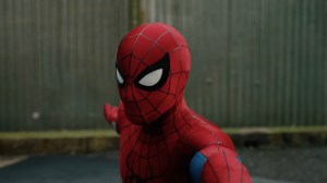 Spider-Man’s New MCU Costume Explained in Detail by Tom Holland (Including Maguire & Garfield’s Influence)