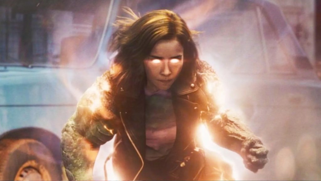 Emilia Clarke as G'iah using her powers in Secret Invasion