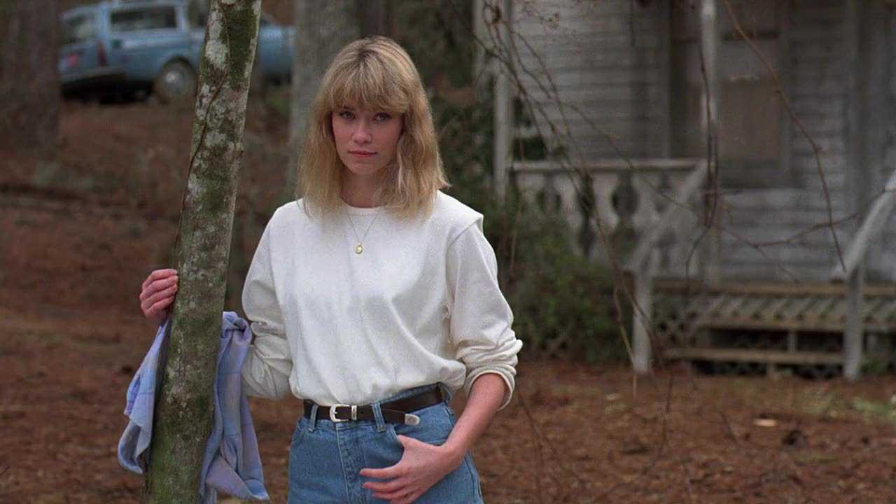 Lar Park Lincoln as Tina Shepard.
