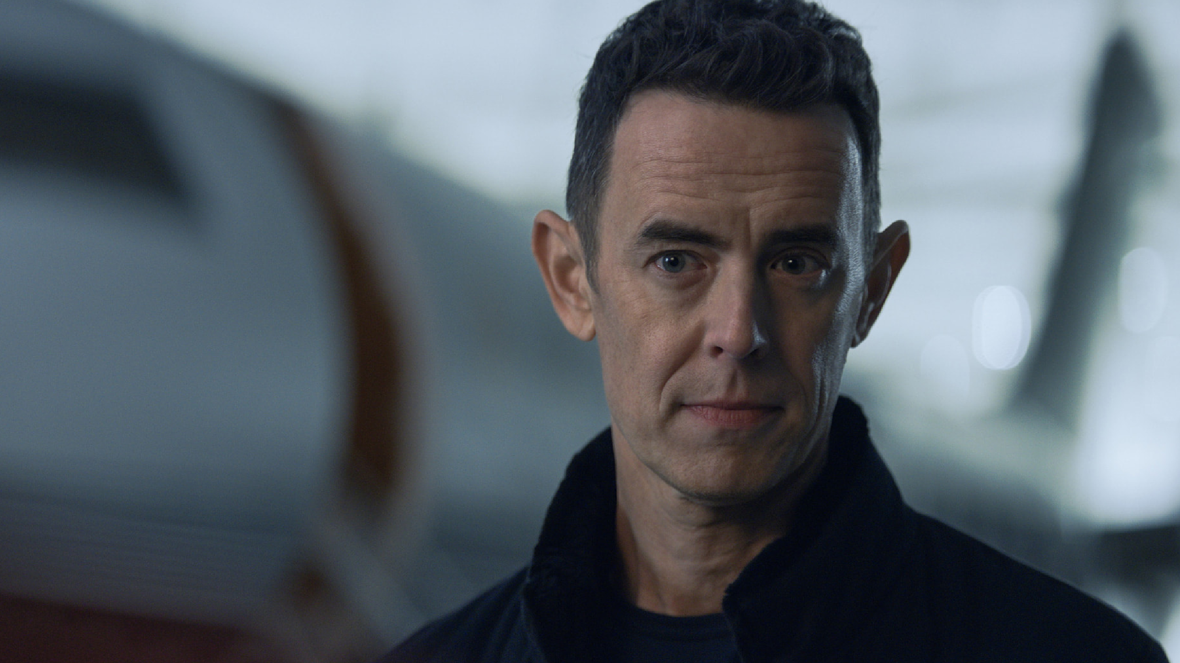 Colin Hanks como protagonista em Silo Temporada 3