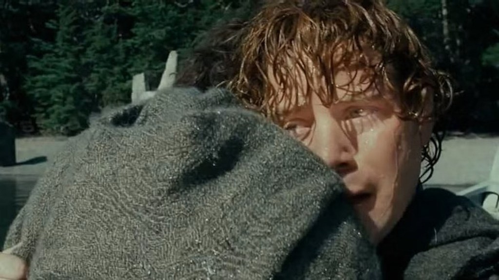 Sam hugging Frodo in The Fellowship of the Ring