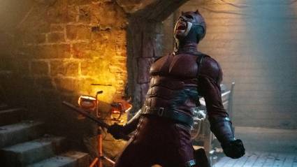 Daredevil holding his baton and screaming in Netflix's Daredevil.