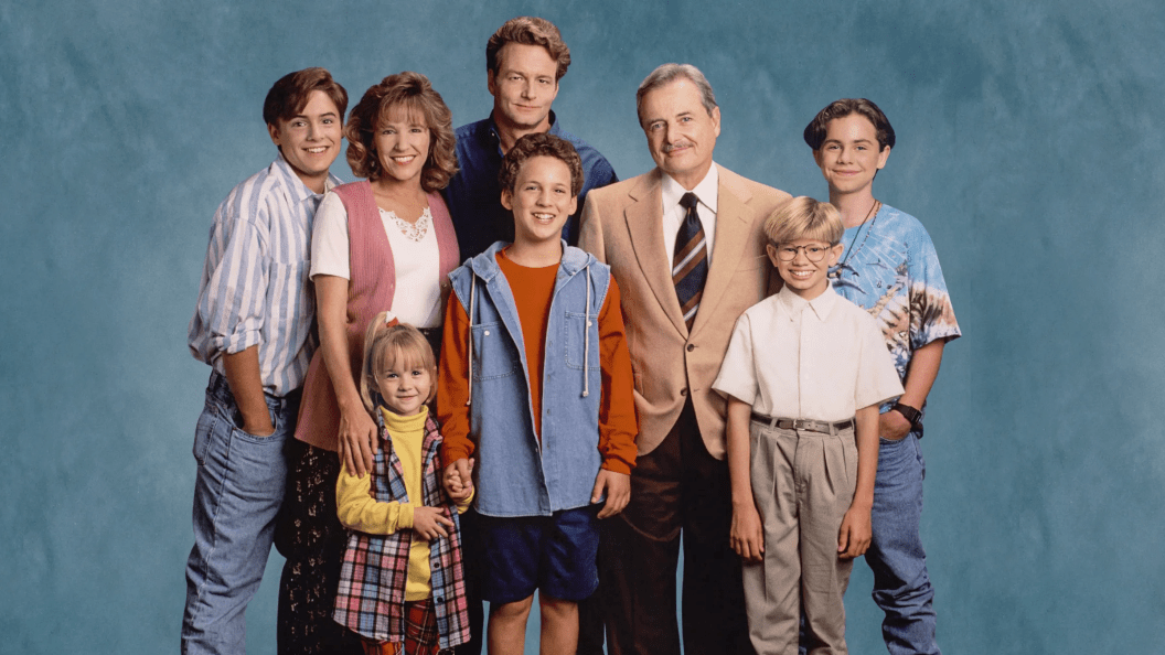 On TV 33 Years Ago, The Most Iconic ’90s Sitcom Premiered, And The Unresolved Plots Still Haunt Us