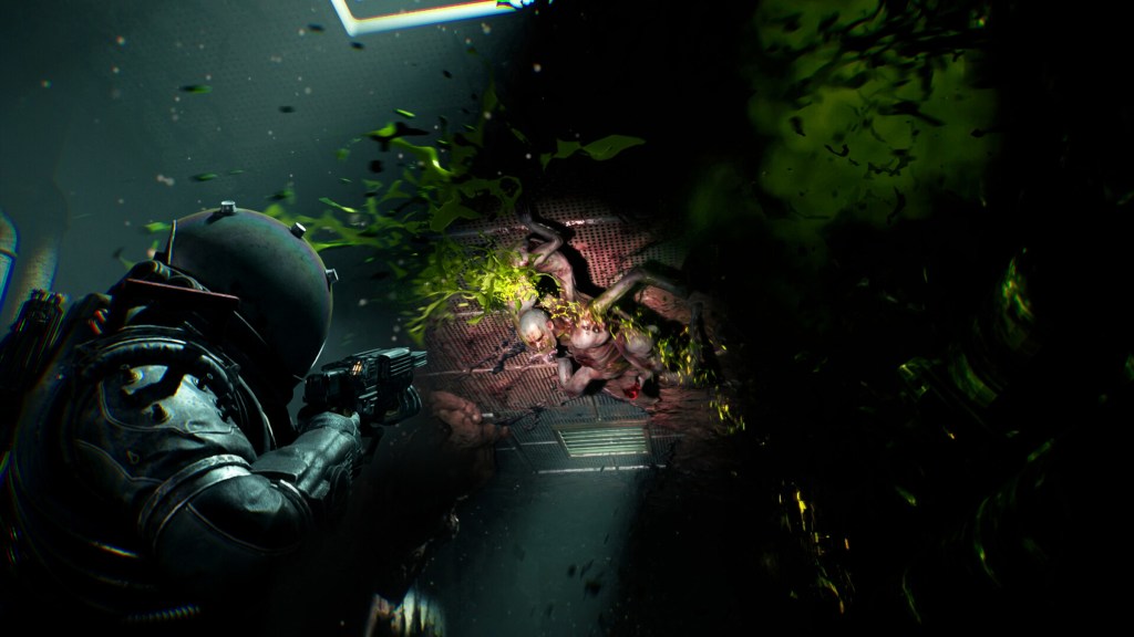 The traveler firing at an orphan in Cronos: The New Dawn