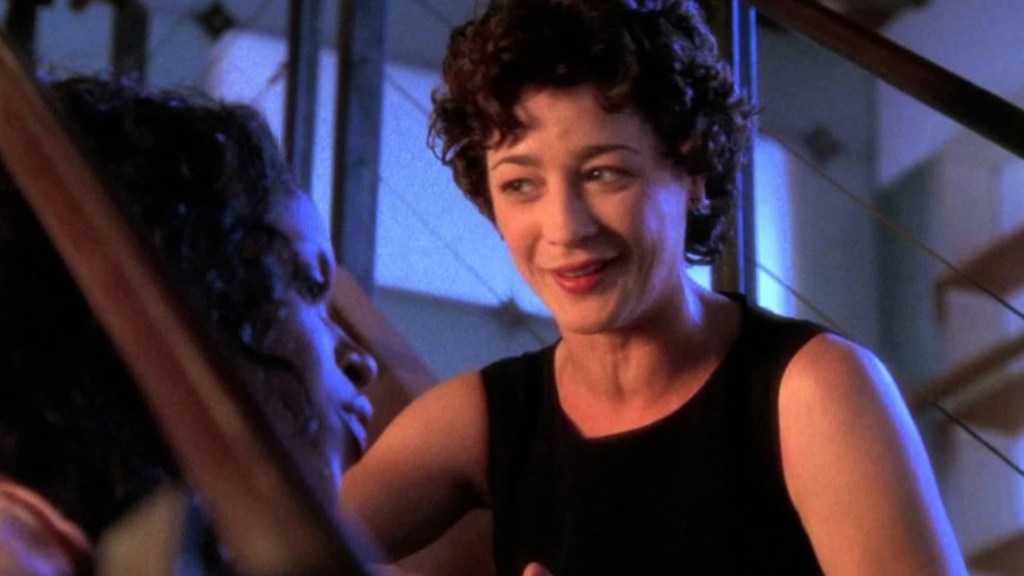 Moira Kelly as Mandy Hampton in The West Wing