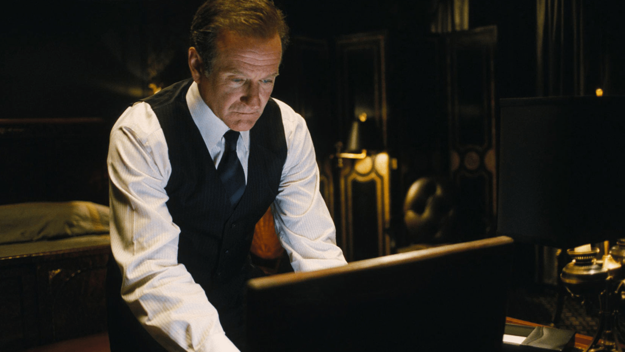 Robin Williams' Forgotten Sci-Fi Thriller Is a Rare Genre Movie for the Comedian With a Shocking Twist