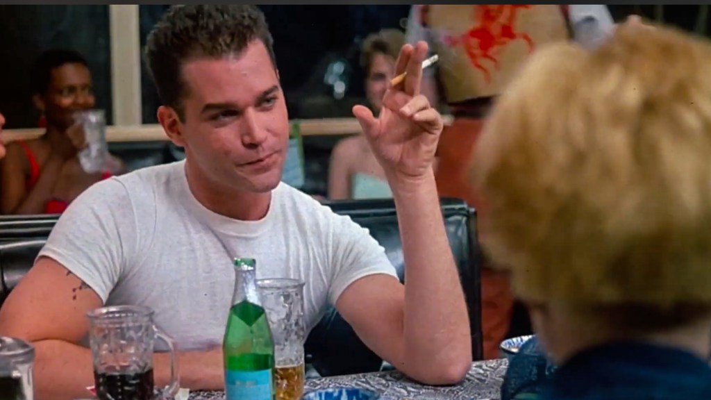 Ray Liotta’s Overlooked Comic Thriller Is Secretly One of His Best (& It Was His First Major Movie Role)